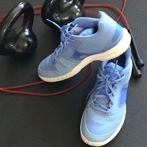 Nike Ballistec Advantage tennis shoes